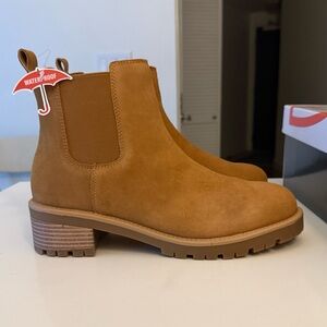 Blondo Women’s Mayes Waterproof Chelsea Ankle Boot in Cognac Suede, Size 10 Med